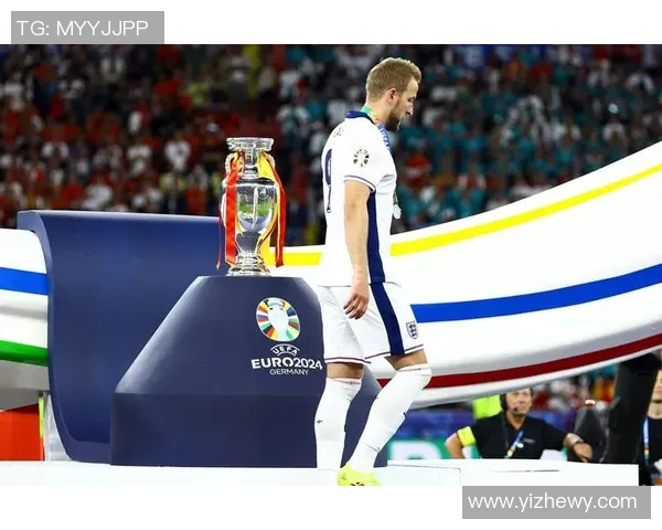 凯恩的传奇旅程与足球世界的辉煌成就探讨 凯恩的传奇旅程与足球世界的辉煌成就探讨