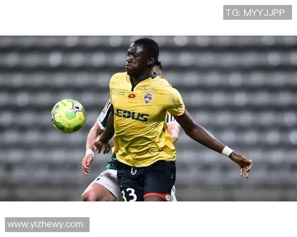 威力法兰与索肖的激烈对决揭示法甲赛季新动态与球队实力对比