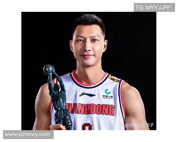 易建联：从篮球场上的传奇到社会公益的热心使者，见证中国体育的辉煌与责任